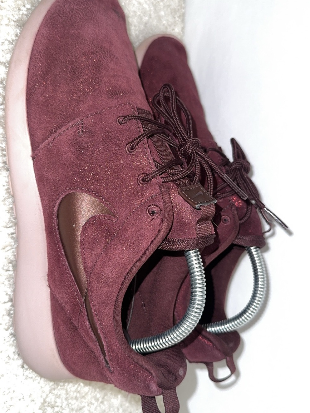 Nike Roshe One Premium Burgundy Metallic Size 9